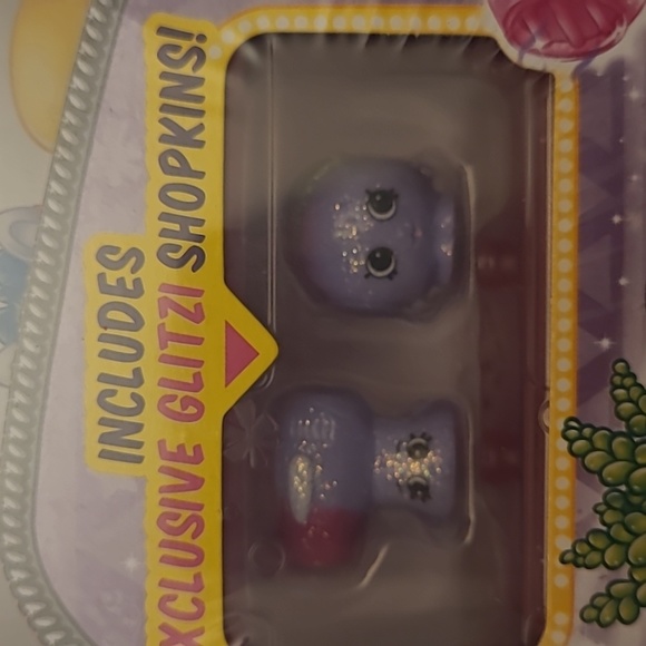 NWT/NIB Shopkins Season 5 Carrying Case with 2 Exclusive Glitz Characters - Picture 6 of 12